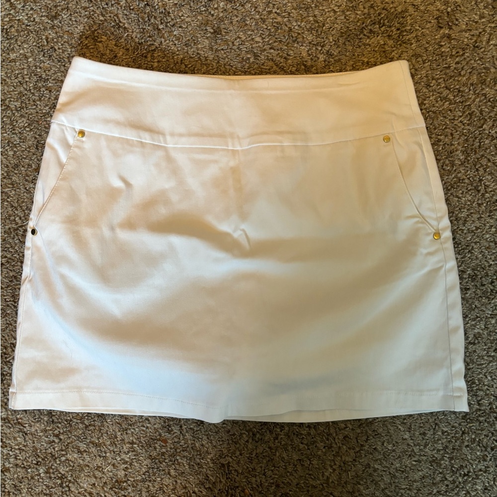 Cute white skirt